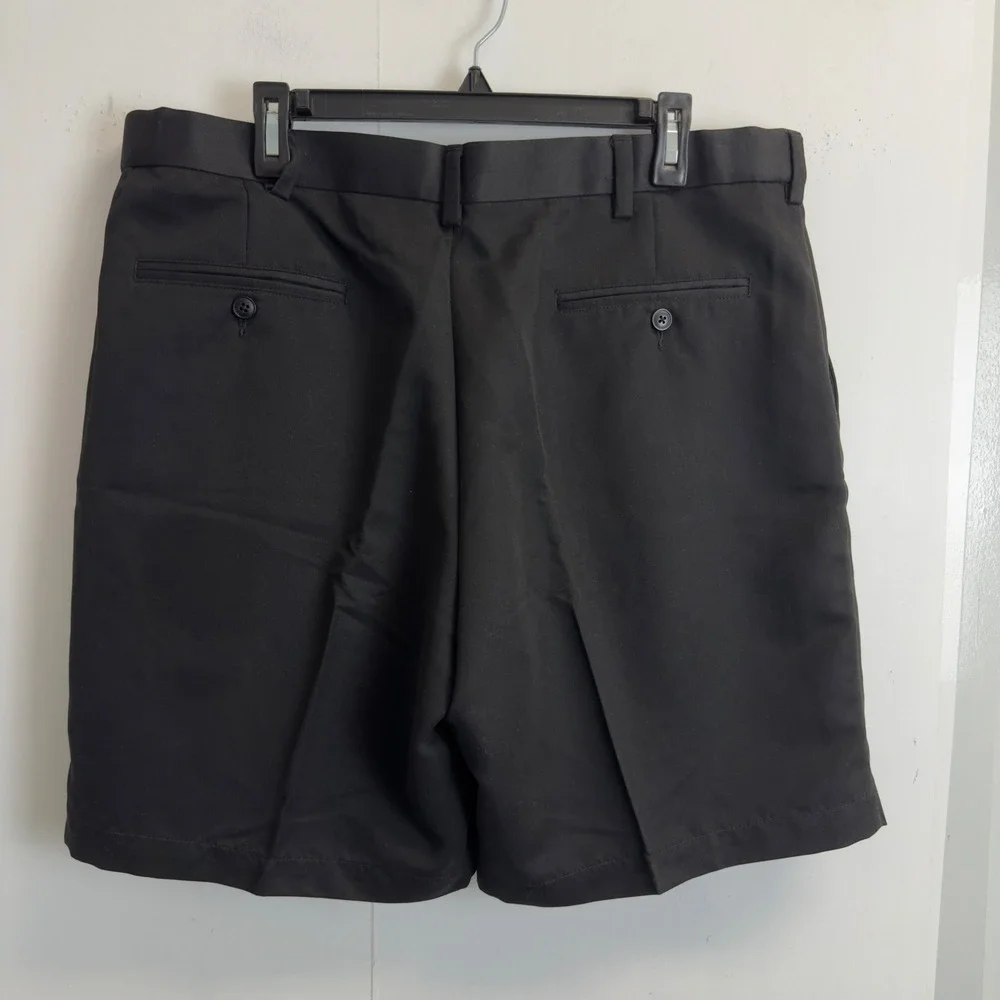 Roundtree & Yorke Mens Black Pleated Easy Care Shorts Size 38 Elastic Waistband